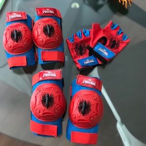 Spider-Man toddler knee/elbow pad and gloves set